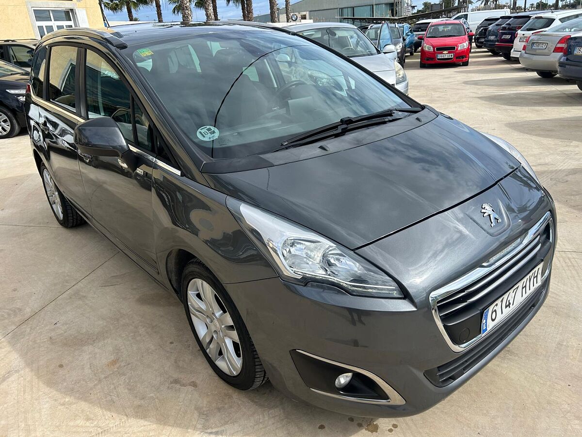 PEUGEOT 5008 STYLE 1.6 HDI AUTO SPANISH LHD IN SPAIN 118000 MILES 7 SEATS 2014